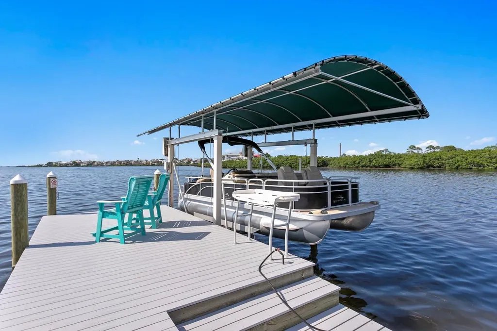 1632 Sea Breeze Drive Tarpon Springs FL 34689