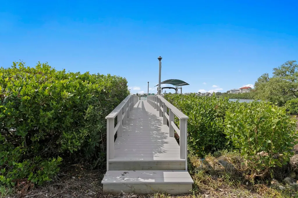 1632 Sea Breeze Drive Tarpon Springs FL 34689