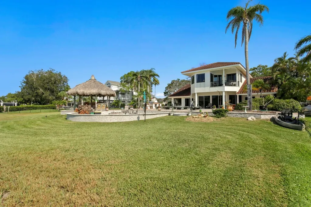 1632 Sea Breeze Drive Tarpon Springs FL 34689