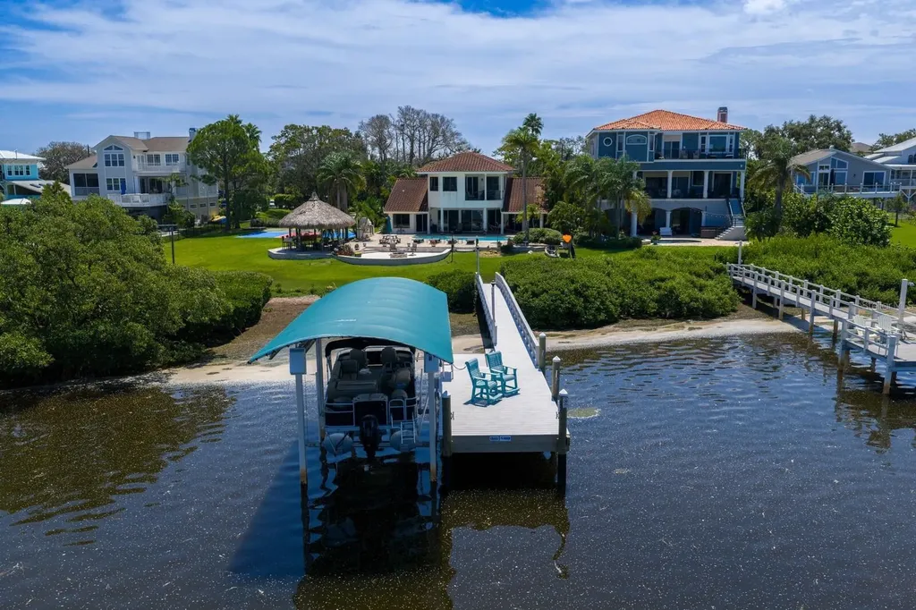 1632 Sea Breeze Drive Tarpon Springs FL 34689