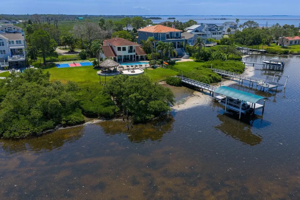 1632 Sea Breeze Drive Tarpon Springs FL 34689