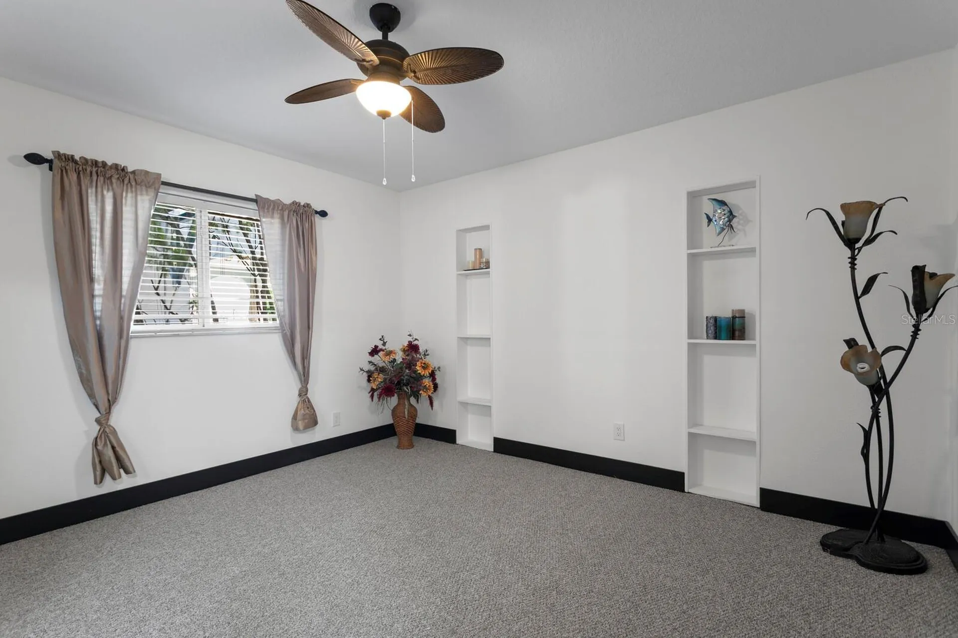 1632 Sea Breeze Drive Tarpon Springs FL 34689