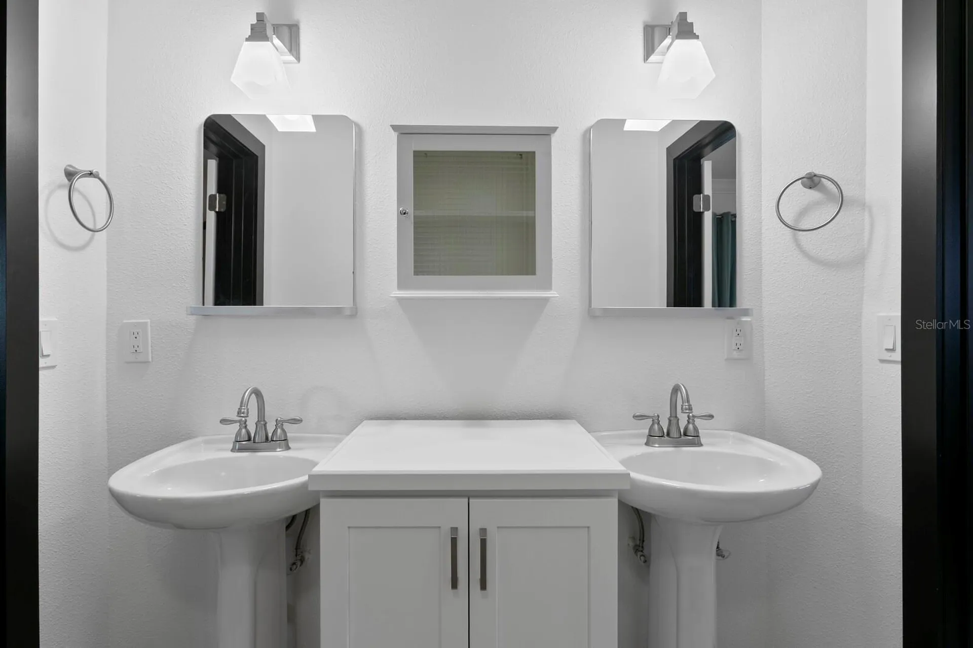 1632 Sea Breeze Drive Tarpon Springs FL 34689