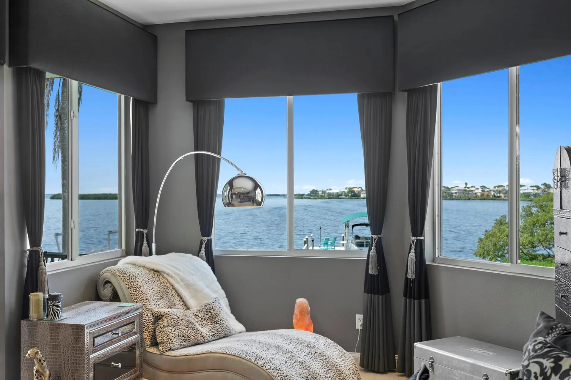 1632 Sea Breeze Drive Tarpon Springs FL 34689