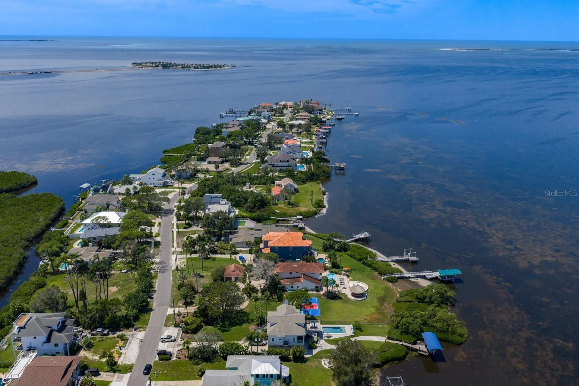 1632 Sea Breeze Drive Tarpon Springs FL 34689