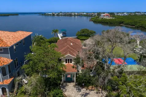 1632 Sea Breeze Drive Tarpon Springs FL 34689