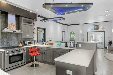 1632 Sea Breeze Drive Tarpon Springs FL 34689