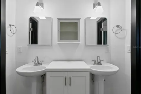 1632 Sea Breeze Drive Tarpon Springs FL 34689