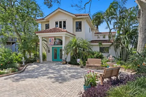 1632 Sea Breeze Drive Tarpon Springs FL 34689