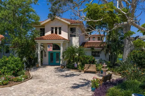 1632 Sea Breeze Drive Tarpon Springs FL 34689