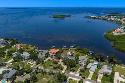 1632 Sea Breeze Drive Tarpon Springs FL 34689