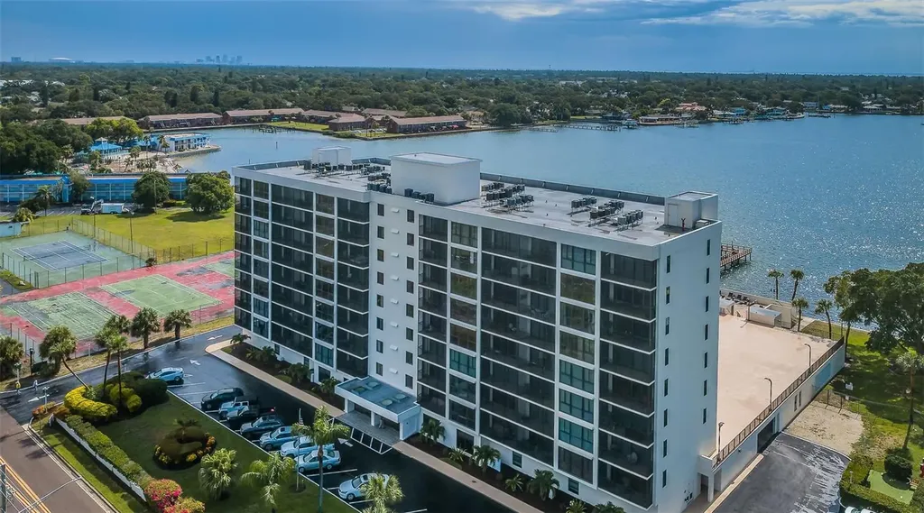 7100 Sunshine Skyway Lane S St Petersburg FL 33711