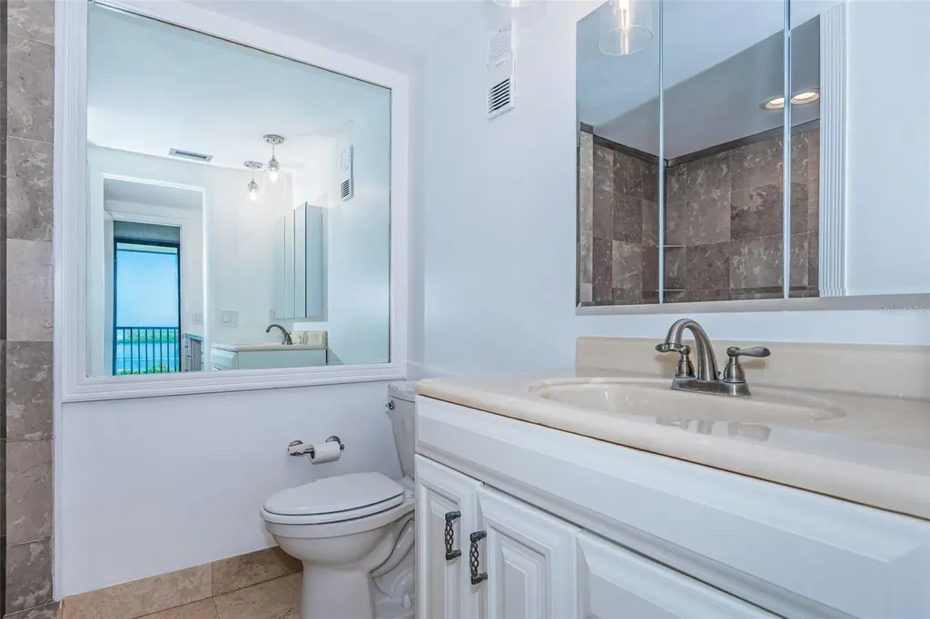 7100 Sunshine Skyway Lane S St Petersburg FL 33711