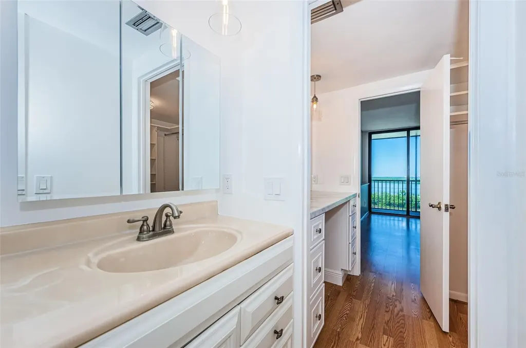 7100 Sunshine Skyway Lane S St Petersburg FL 33711
