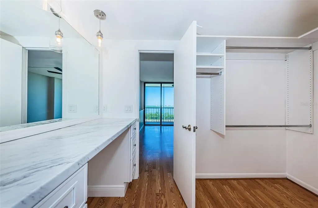 7100 Sunshine Skyway Lane S St Petersburg FL 33711