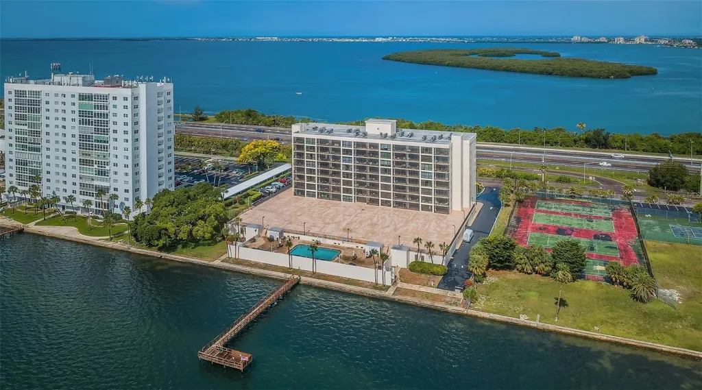 7100 Sunshine Skyway Lane S St Petersburg FL 33711