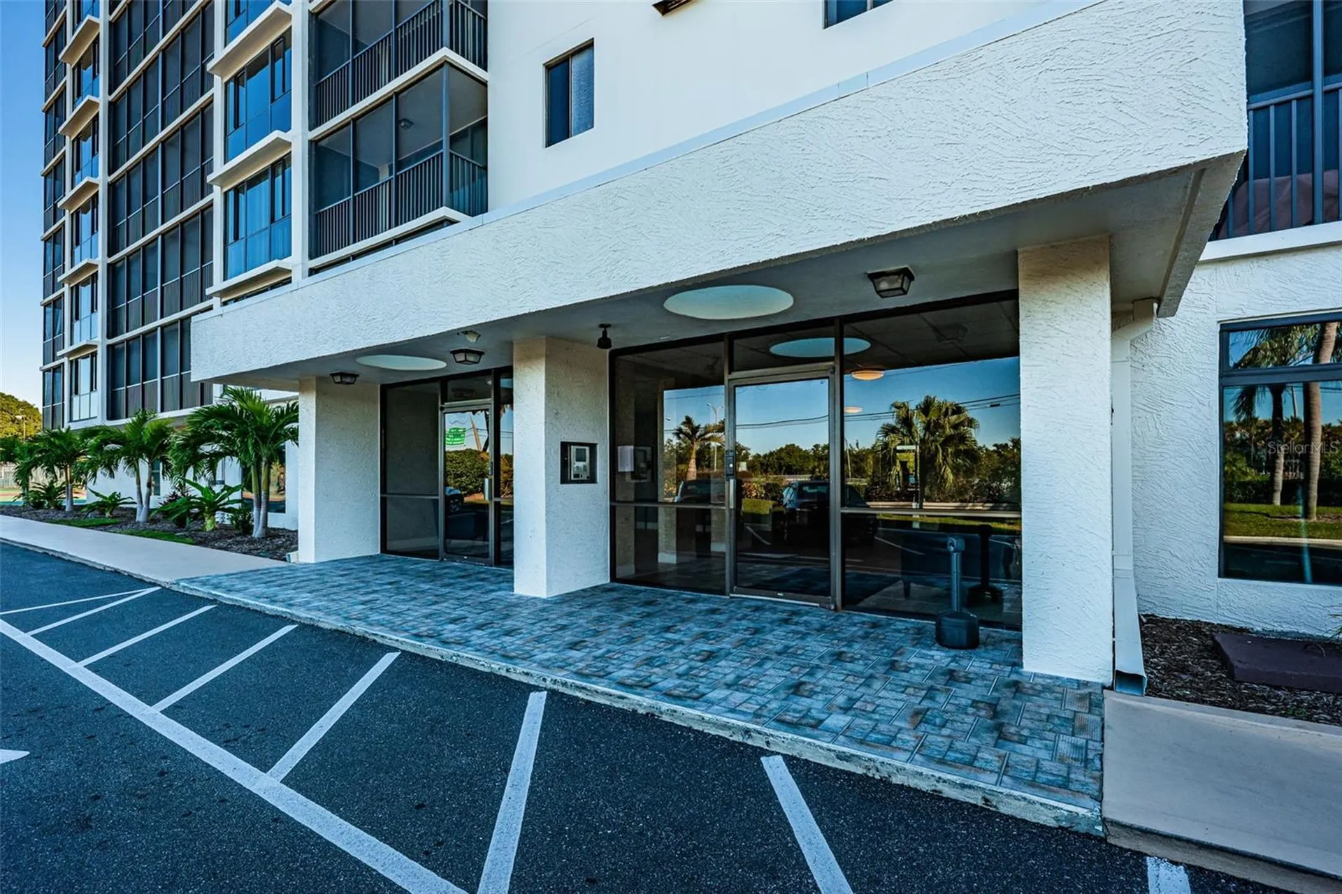 7100 Sunshine Skyway Lane S St Petersburg FL 33711