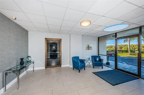 7100 Sunshine Skyway Lane S St Petersburg FL 33711