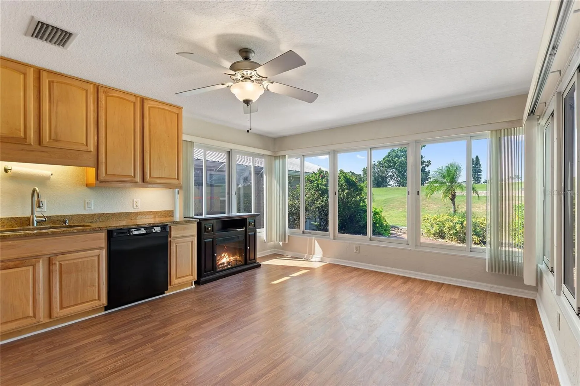 1144 Deer Creek Boulevard Davenport FL 33837
