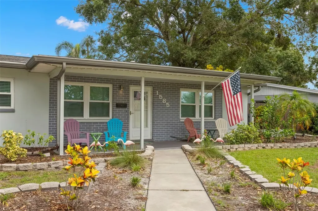 1585 78th Avenue N St Petersburg FL 33702