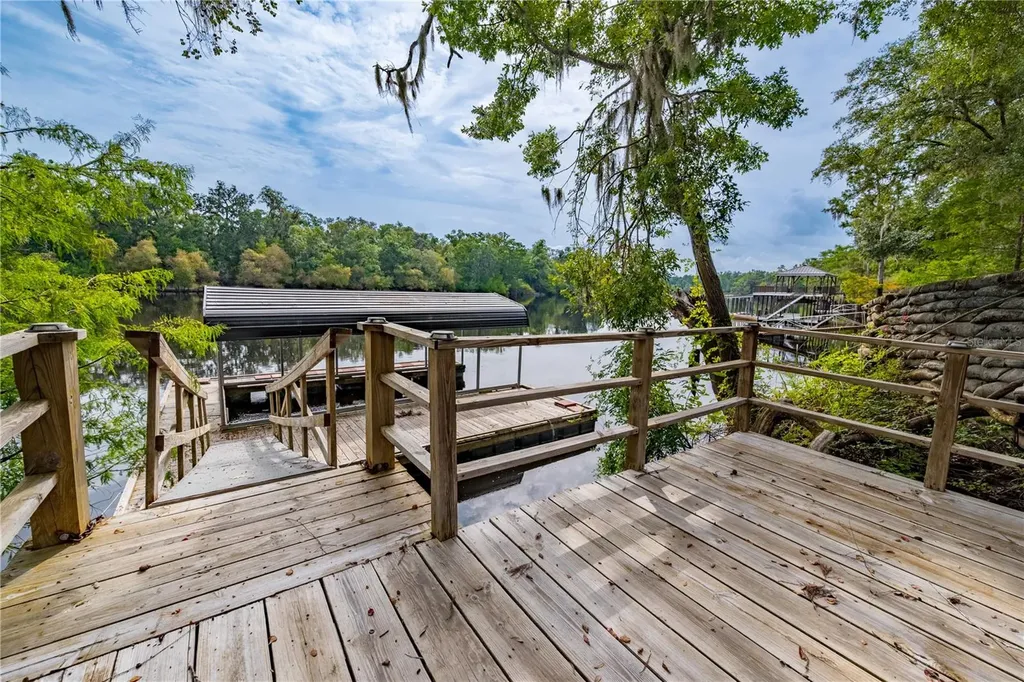 102 NE 931st Street Branford FL 32008