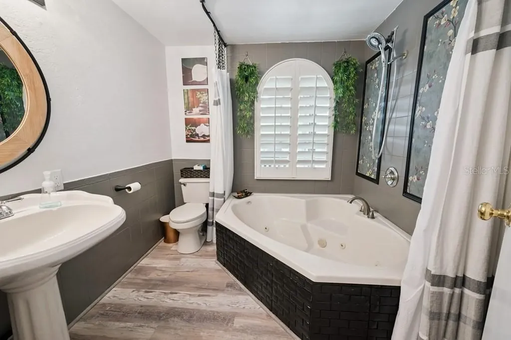102 NE 931st Street Branford FL 32008