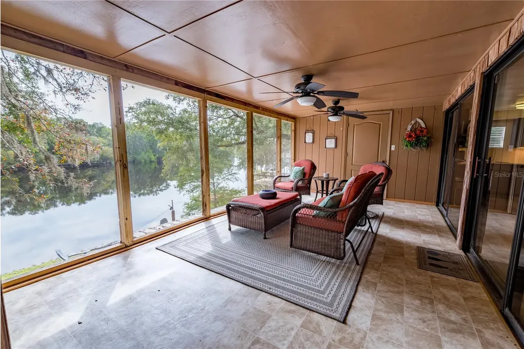 102 NE 931st Street Branford FL 32008