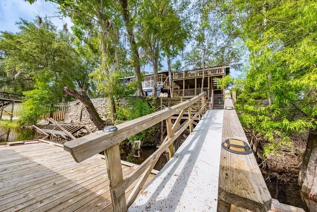 102 NE 931st Street Branford FL 32008