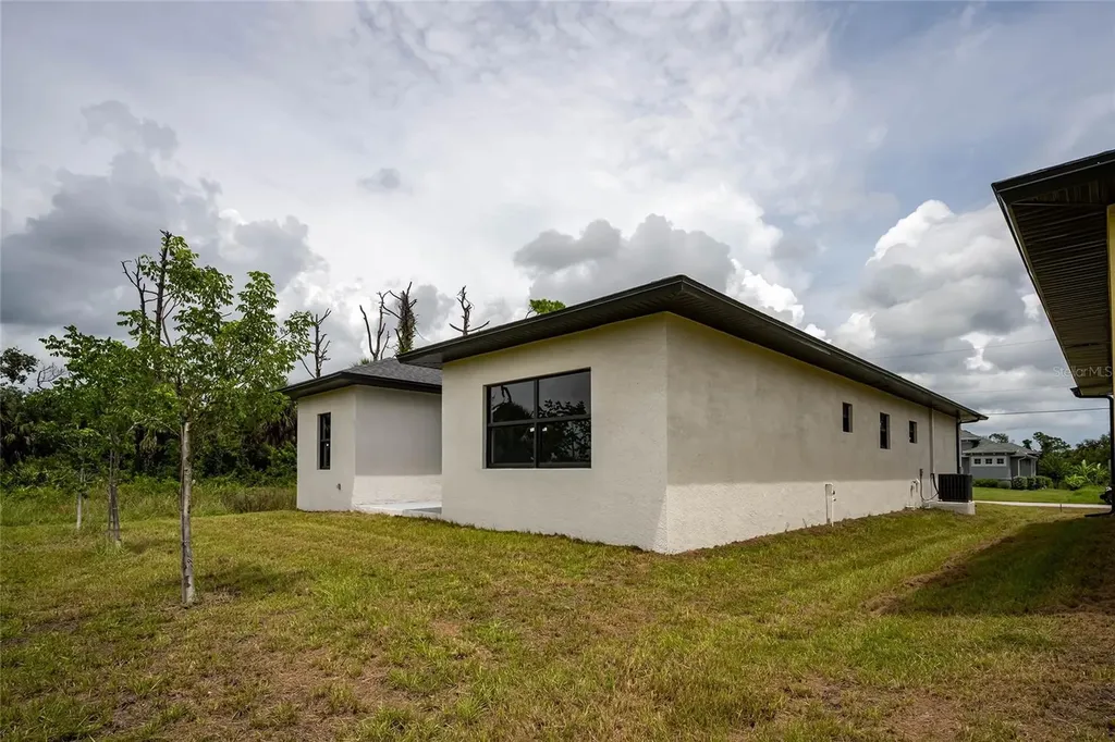 183 Sesame Road E Rotonda West FL 33947