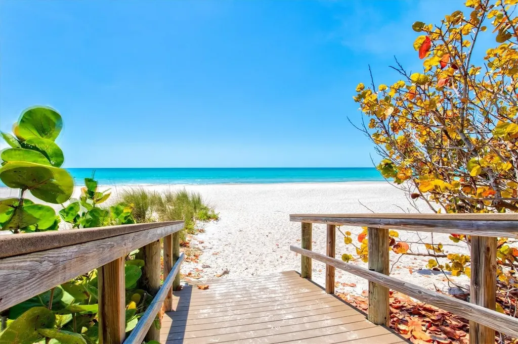 524 Halyard Lane Longboat Key FL 34228