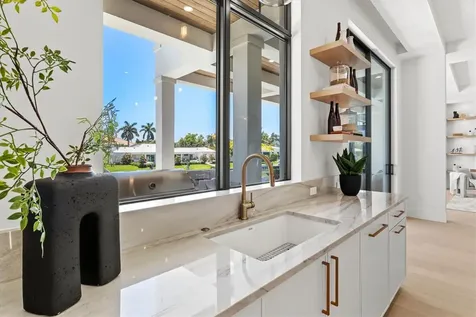 524 Halyard Lane Longboat Key FL 34228