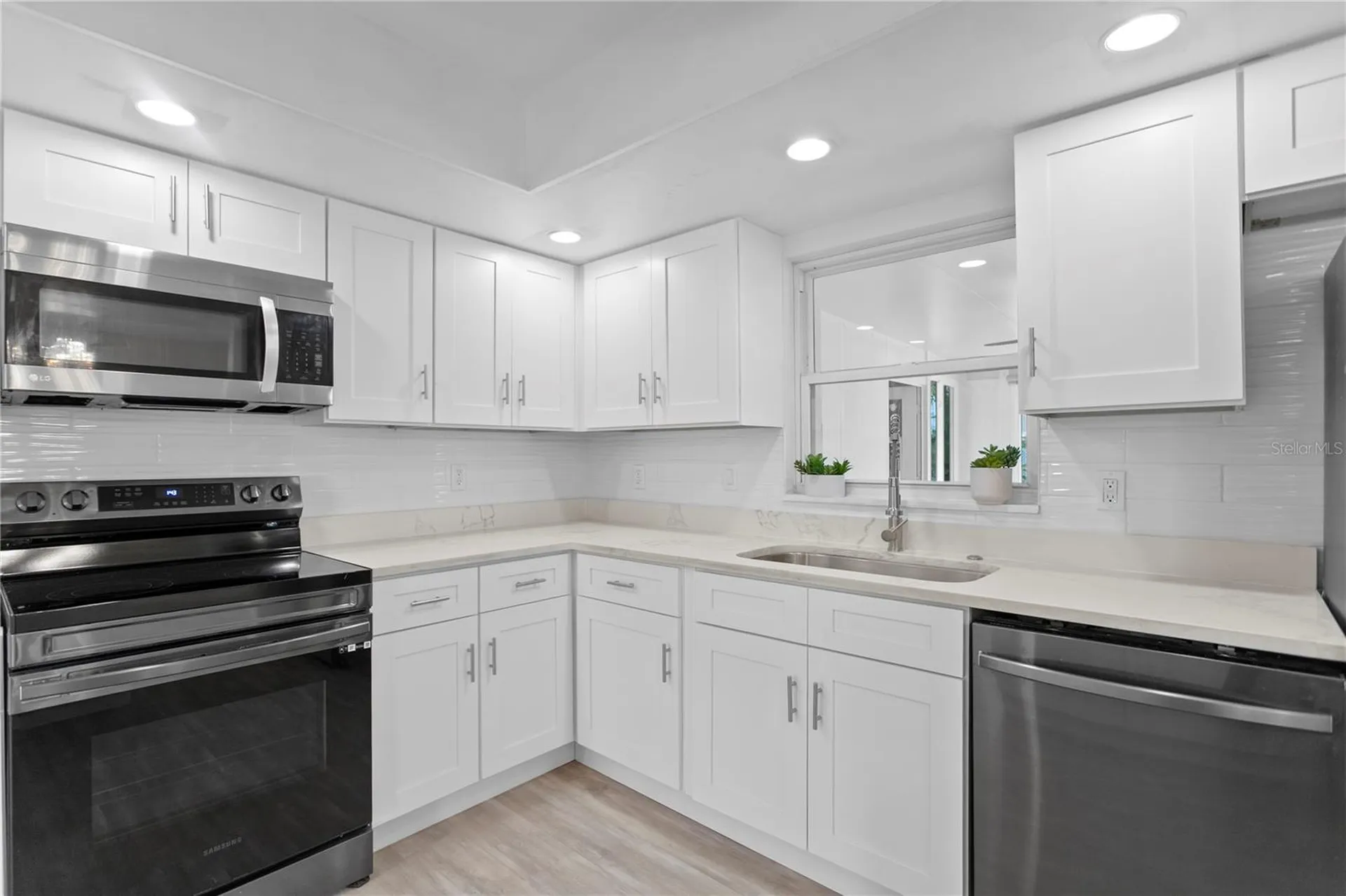 8412 Flagstone Drive Tampa FL 33615