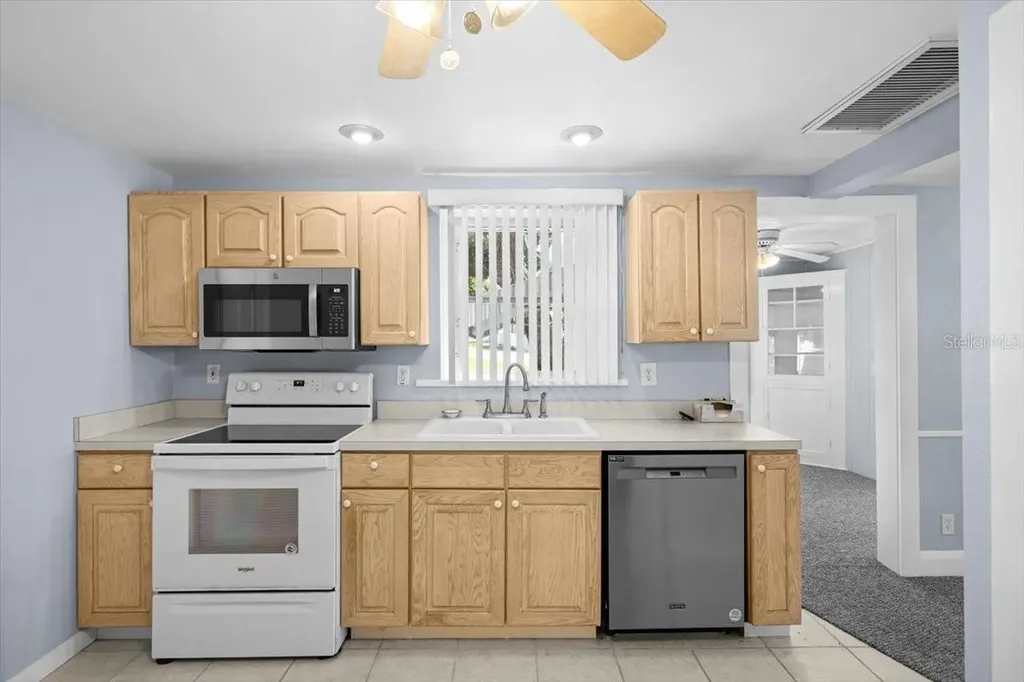 9 Seminole Drive Bradenton FL 34208