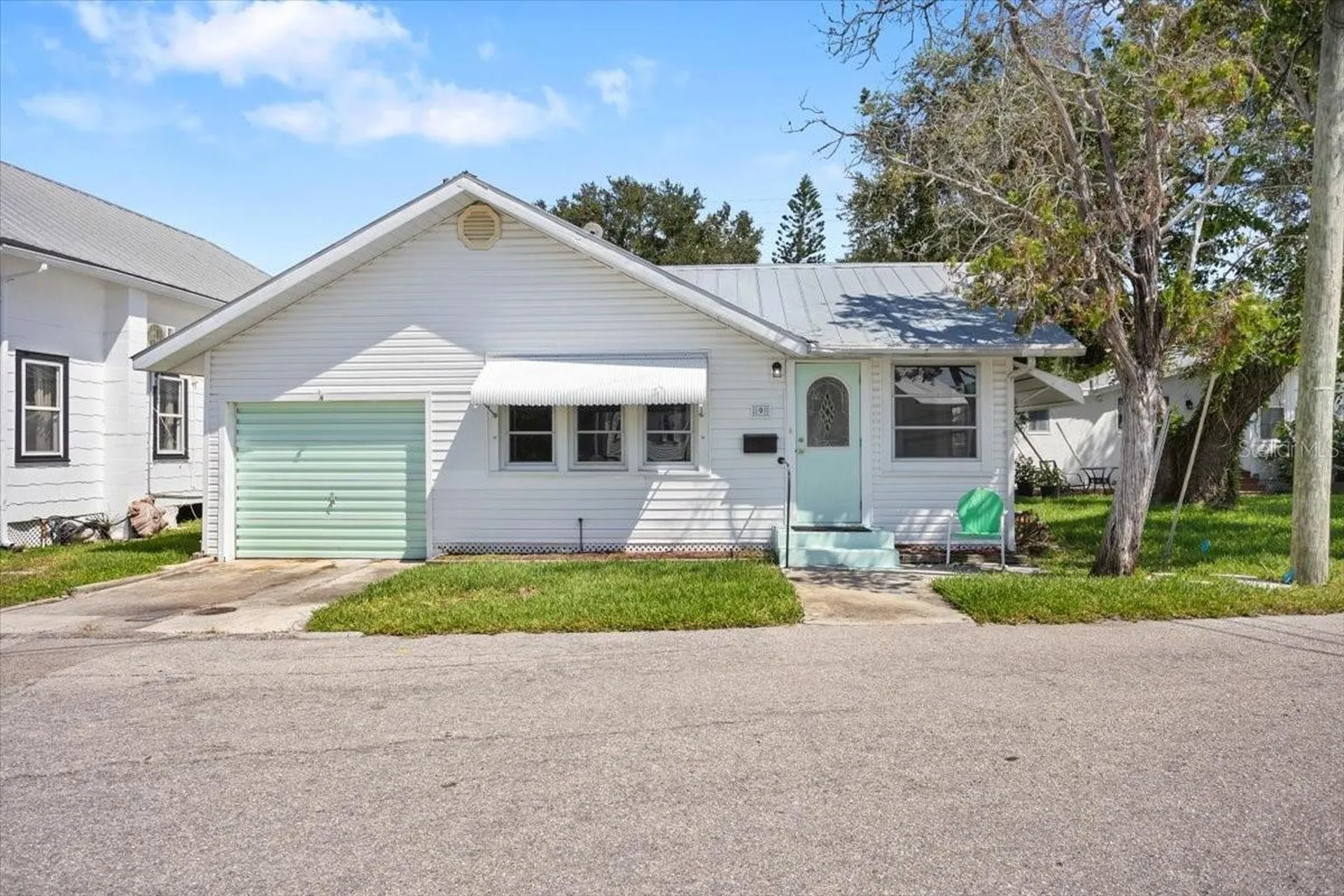 9 Seminole Drive Bradenton FL 34208