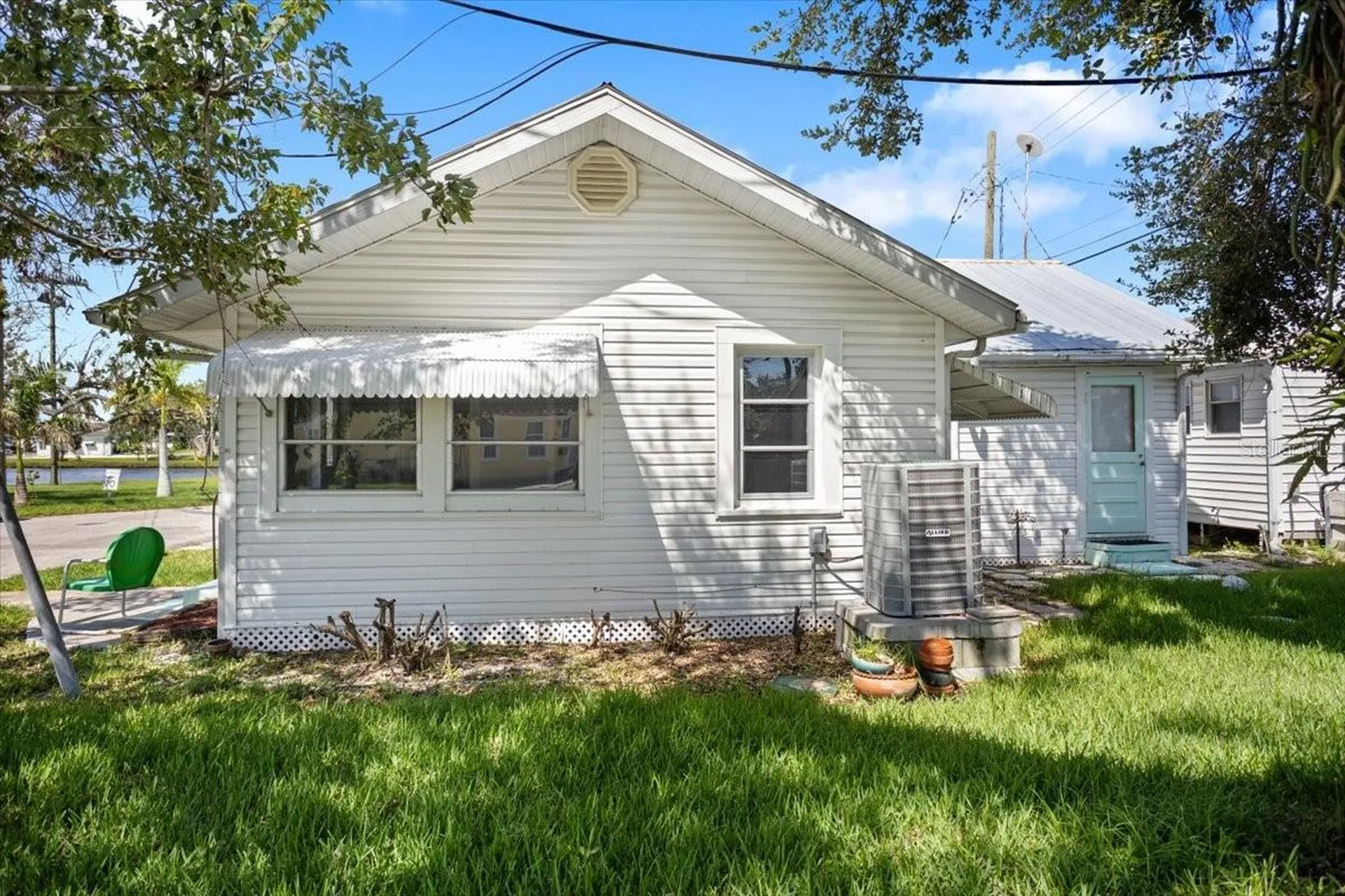 9 Seminole Drive Bradenton FL 34208