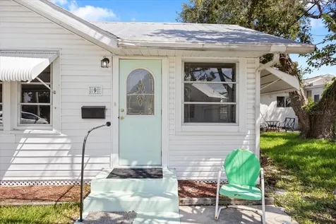 9 Seminole Drive Bradenton FL 34208