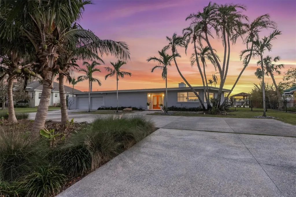 5915 Riverview Boulevard Bradenton FL 34209