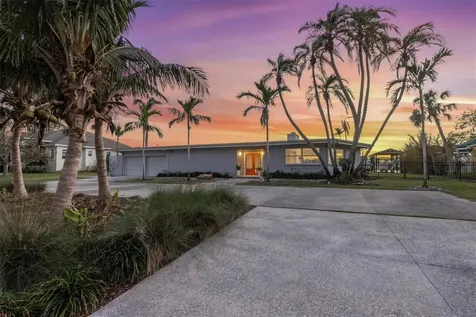 5915 Riverview Boulevard Bradenton FL 34209