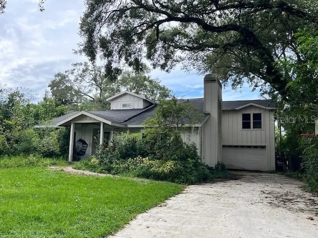 1035 Montrose Boulevard N St Petersburg FL 33703