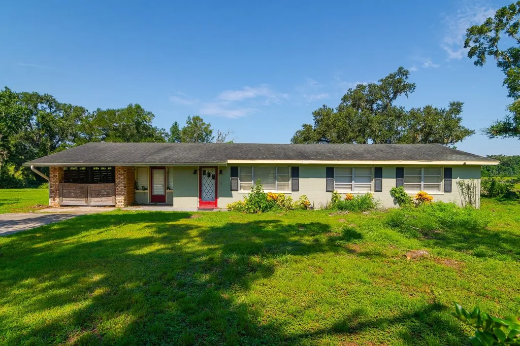21543 Us Highway 301 Dade City FL 33523