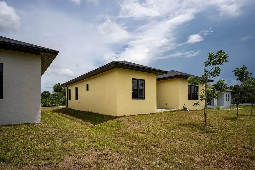 185 Sesame Road E Rotonda West FL 33947