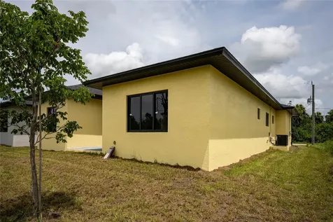 185 Sesame Road E Rotonda West FL 33947