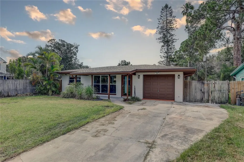 330 83rd Avenue NE St Petersburg FL 33702