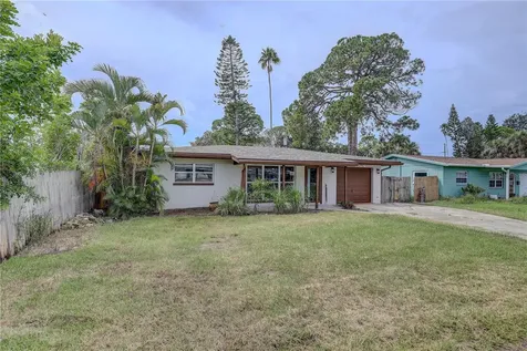 330 83rd Avenue NE St Petersburg FL 33702