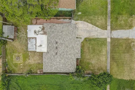 330 83rd Avenue NE St Petersburg FL 33702