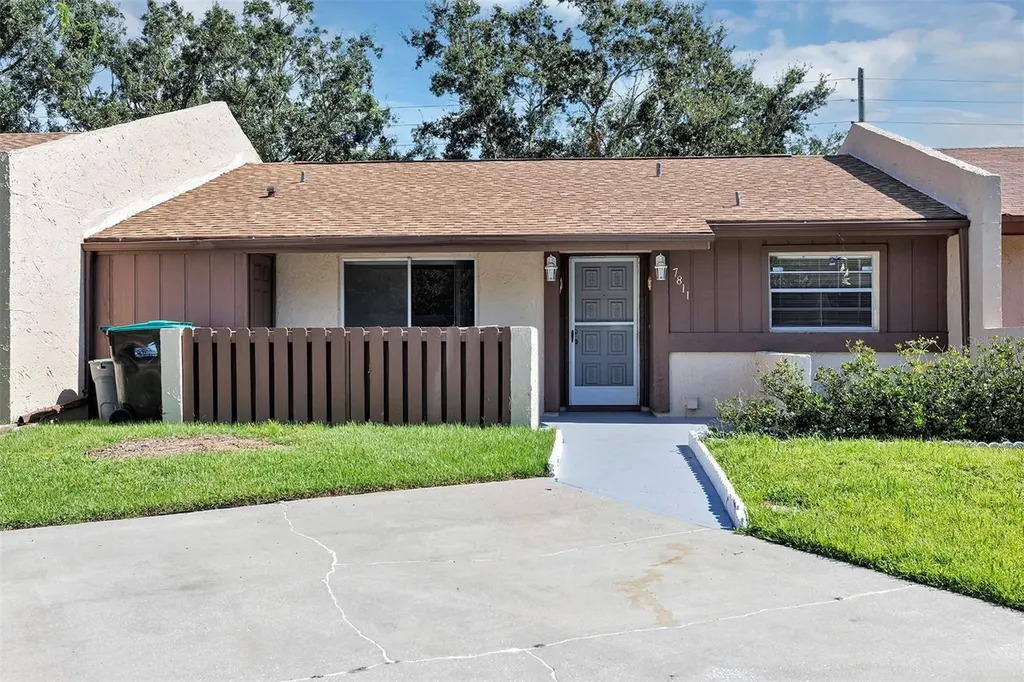 7811 County Down Court Orlando FL 32822