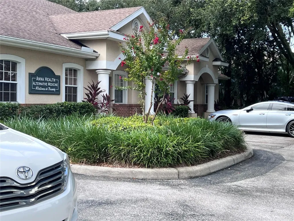 9724 N Armenia Avenue Tampa FL 33612