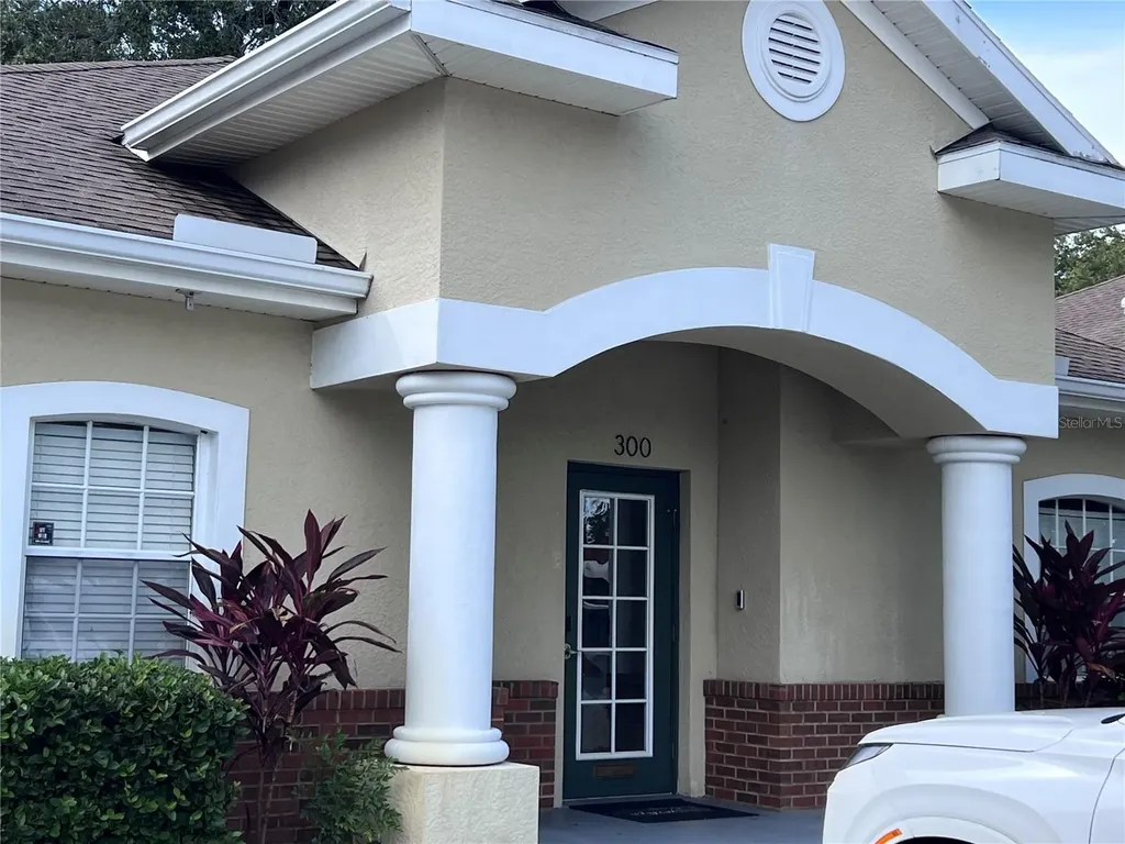 9724 N Armenia Avenue Tampa FL 33612