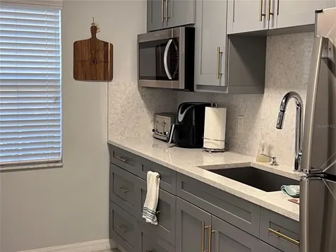 9724 N Armenia Avenue Tampa FL 33612