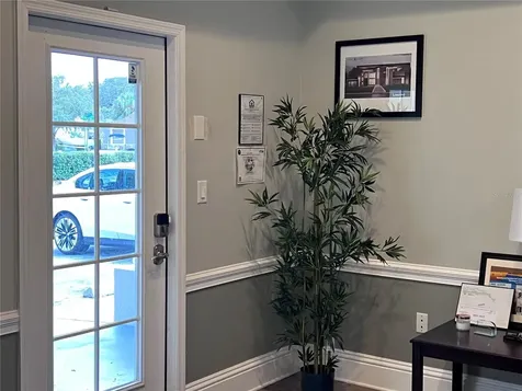 9724 N Armenia Avenue Tampa FL 33612